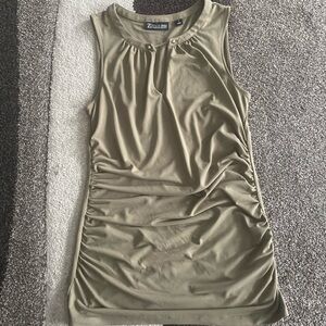 New York & Company green top